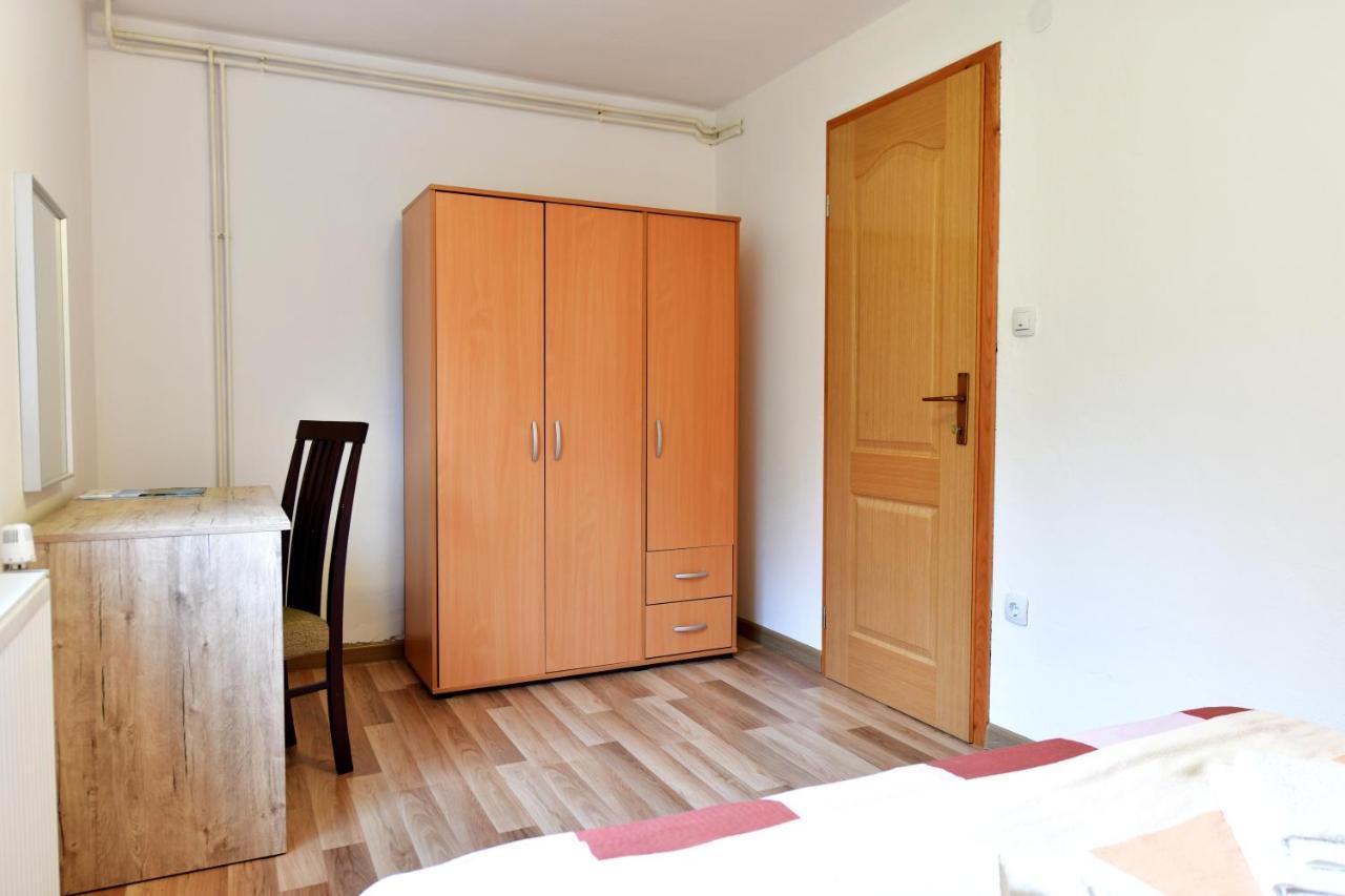 Apartment Stjepan Rakovica Buitenkant foto